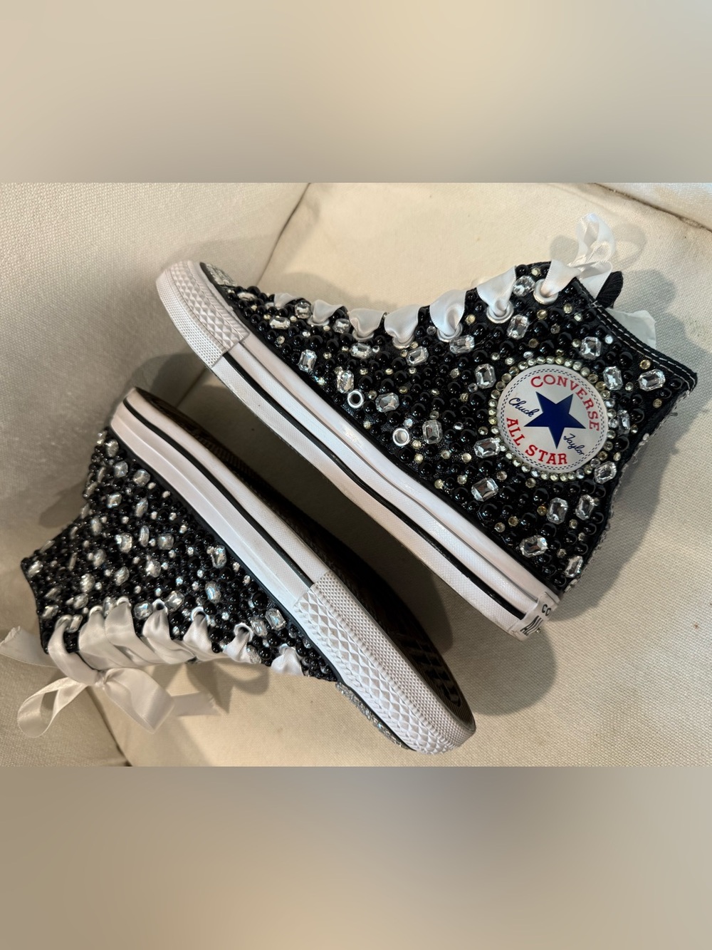 NwOT💥 Custom Hightop Bling Converse - Pearl & Rhinestone Sneakers💥 - Picture 2 of 9